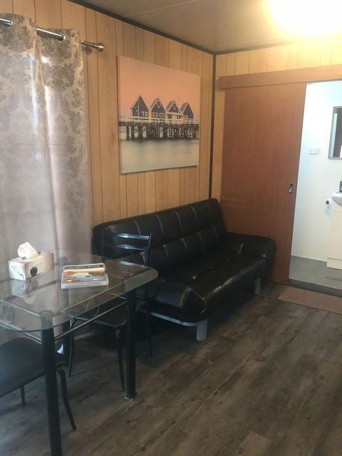 Murray Bridge Riverview Cabin - Accommodation Burleigh 5