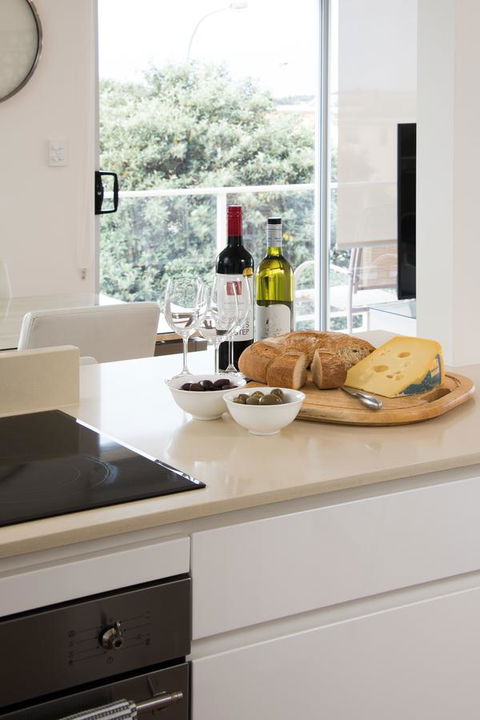 Stylish 3 Bedroom Beachview Apartment - Accommodation Burleigh 7