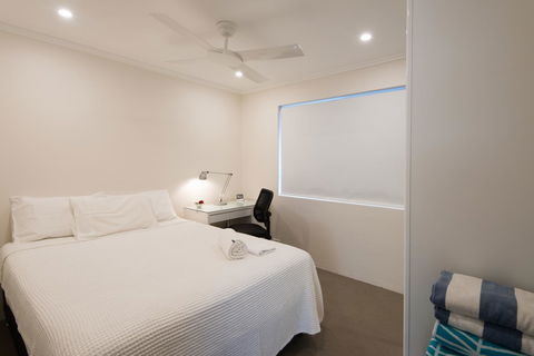 Stylish 3 Bedroom Beachview Apartment - Accommodation Burleigh 10