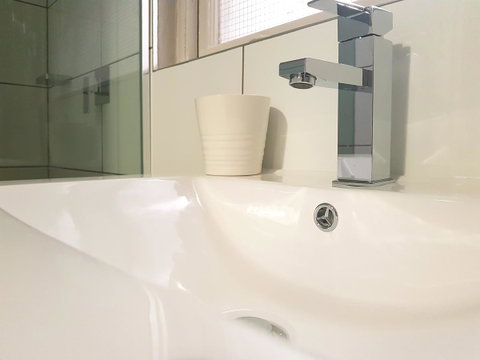 Ambassadors Hotel - Accommodation Burleigh 10