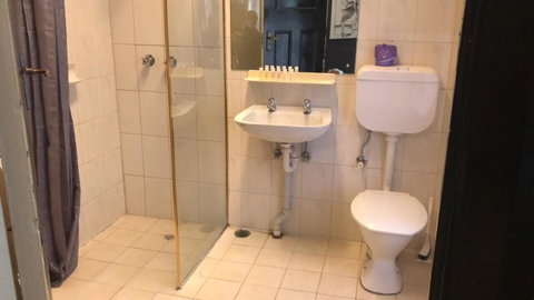 Ambassadors Hotel - Accommodation Burleigh 40