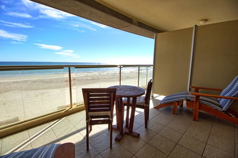 Pier 216 - Accommodation Burleigh 12