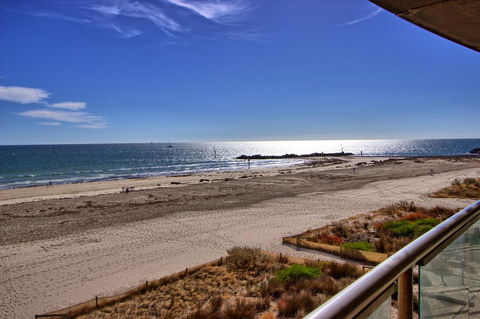 Pier 216 - Accommodation Burleigh 13