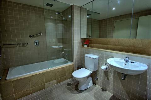 Pier 216 - Accommodation Burleigh 10