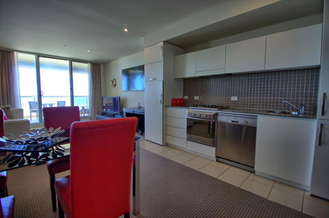 Pier 216 - Accommodation Burleigh 6