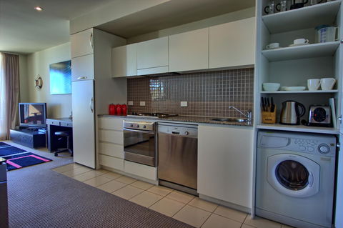 Pier 216 - Accommodation Burleigh 7