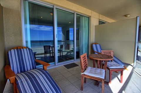 Pier 216 - Accommodation Burleigh 1