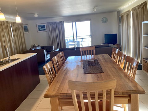 Bayview Beach House Apartment No 1 - Accommodation Burleigh 2