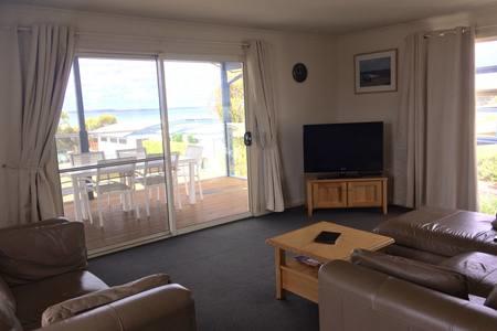 Bayview Beach House Apartment No 1 - Accommodation Burleigh 10