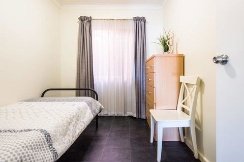 Executive 3 Bedroom Apartment + Internet + Parking - Accommodation Burleigh 15
