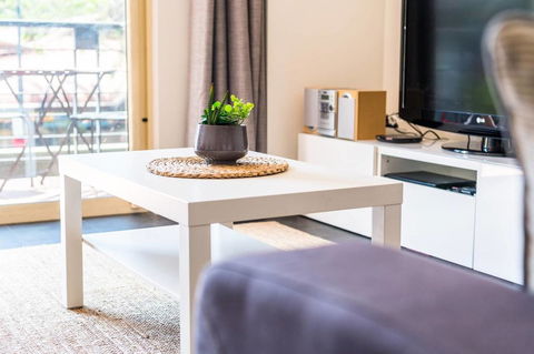 Executive 3 Bedroom Apartment + Internet + Parking - Accommodation Burleigh 26