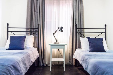 Executive 3 Bedroom Apartment + Internet + Parking - Accommodation Burleigh 32