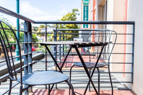 Executive 3 Bedroom Apartment + Internet + Parking - Accommodation Burleigh 10