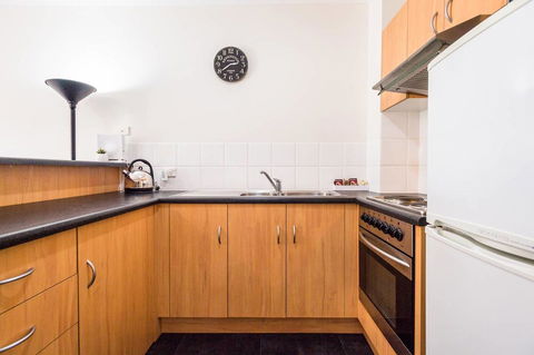 Executive 3 Bedroom Apartment + Internet + Parking - Accommodation Burleigh 29