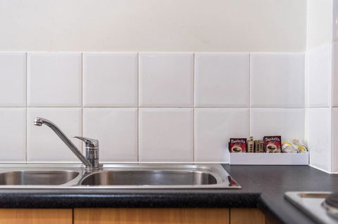 Executive 3 Bedroom Apartment + Internet + Parking - Accommodation Burleigh 24