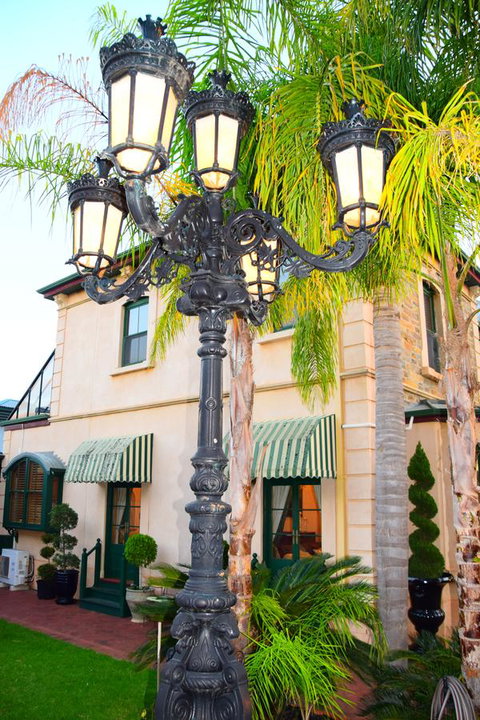 Grand Bluestone Mansion - Accommodation Burleigh 24