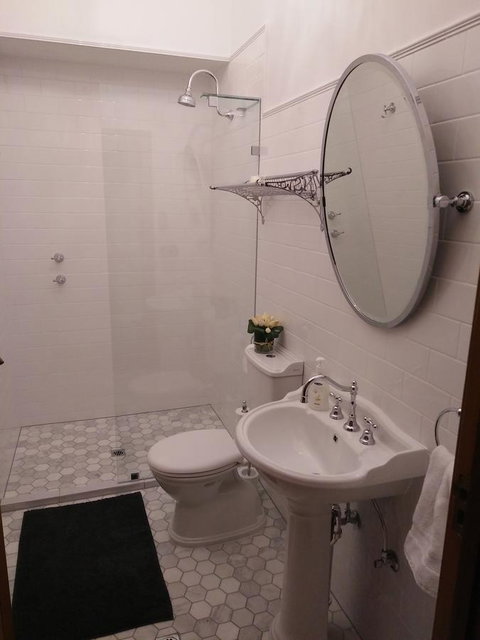 Grand Bluestone Mansion - Accommodation Burleigh 15