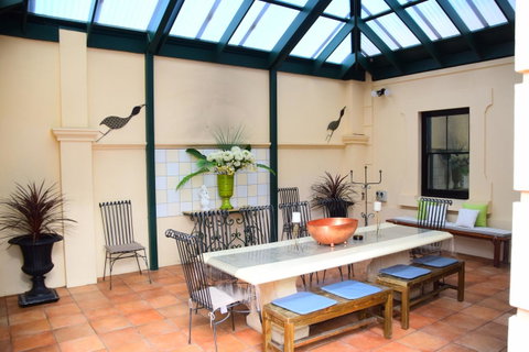 Grand Bluestone Mansion - Accommodation Burleigh 19