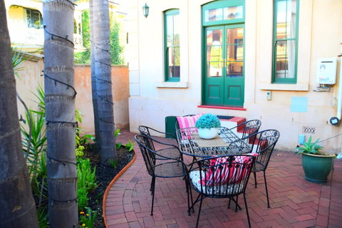 Grand Bluestone Mansion - Accommodation Burleigh 16