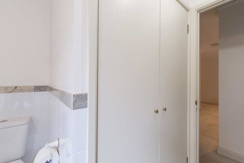 One Bedroom In Adelaideâ€™s East End FREE WIFI*Netflix*Parking - Accommodation Burleigh 20