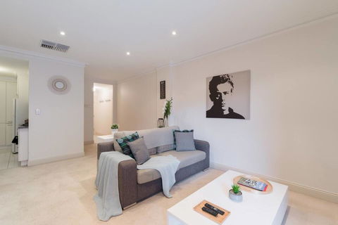 One Bedroom In Adelaideâ€™s East End FREE WIFI*Netflix*Parking - Accommodation Burleigh 19