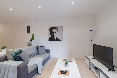 One Bedroom In Adelaideâ€™s East End FREE WIFI*Netflix*Parking - Accommodation Burleigh 0