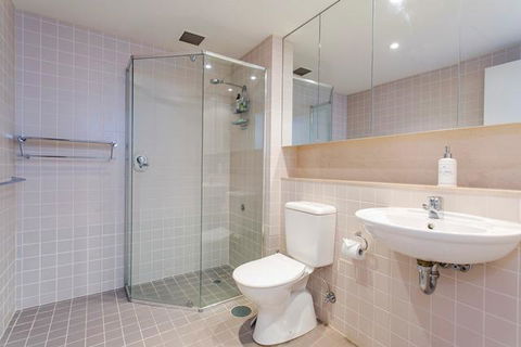 Glenelg Holiday Apartments-Pier - Accommodation Burleigh 5