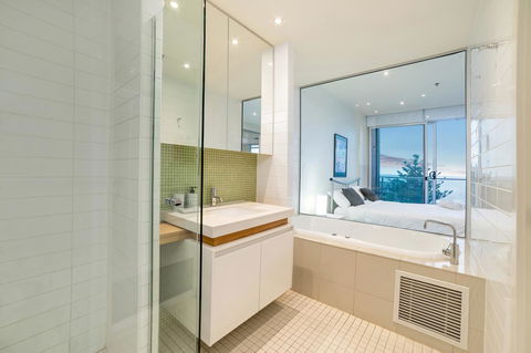 Glenelg Skyline Beachfront Penthouse, Adelaide - Accommodation Burleigh 15