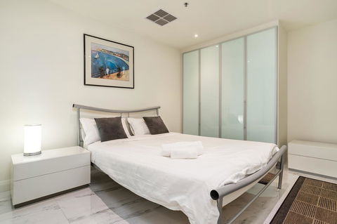 Glenelg Skyline Beachfront Penthouse, Adelaide - Accommodation Burleigh 18