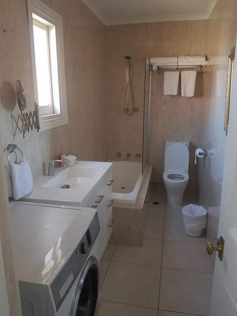 Hammond Apartments - Accommodation Burleigh 10