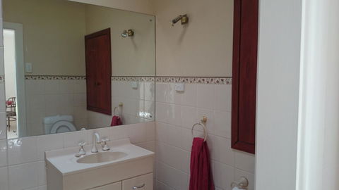 Hilltop Escape - Accommodation Burleigh 20
