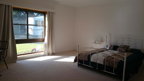 Hilltop Escape - Accommodation Burleigh 12