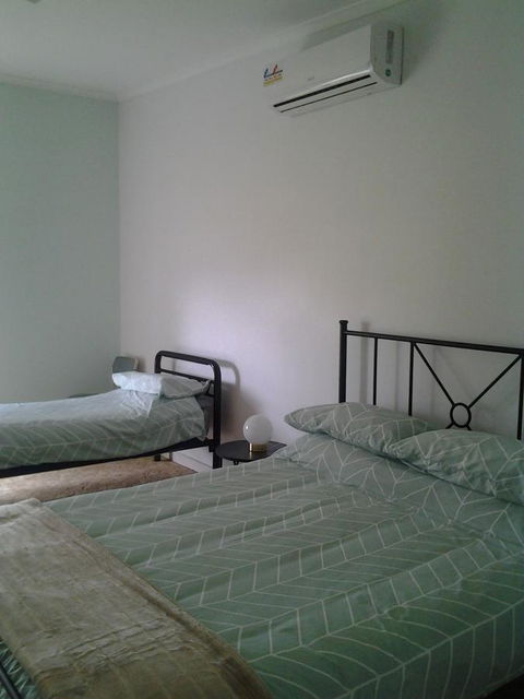 Hilltop Escape - Accommodation Burleigh 5