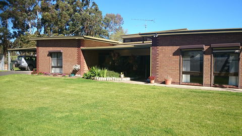 Hilltop Escape - Accommodation Burleigh 0