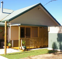 The Hakeas - Accommodation Burleigh