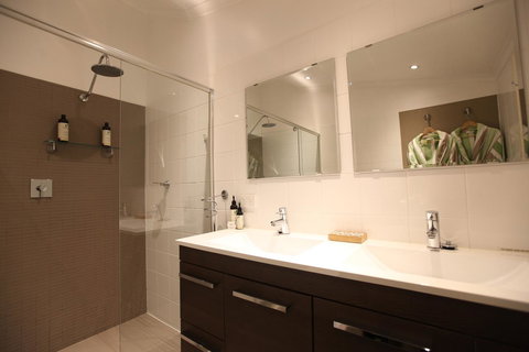 One Tree Bed And Breakfast - Accommodation Burleigh 20