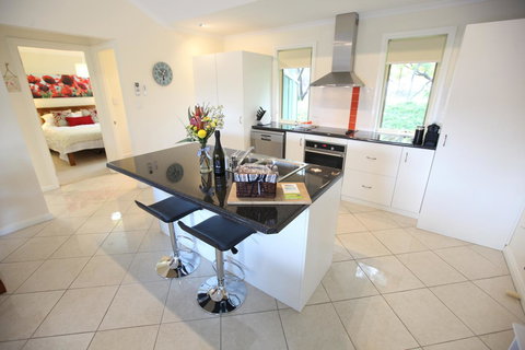 One Tree Bed And Breakfast - Accommodation Burleigh 8