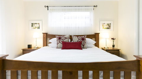 One Tree Bed And Breakfast - Accommodation Burleigh 1