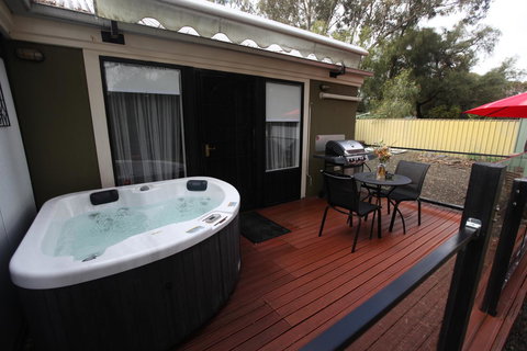 One Tree Bed And Breakfast - Accommodation Burleigh 13