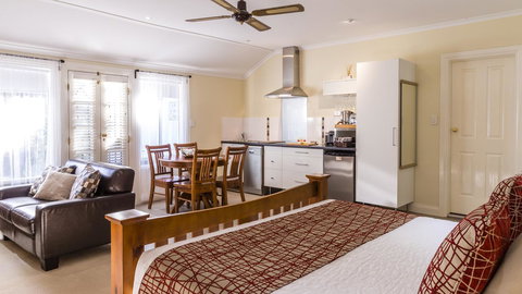 One Tree Bed And Breakfast - Accommodation Burleigh 17