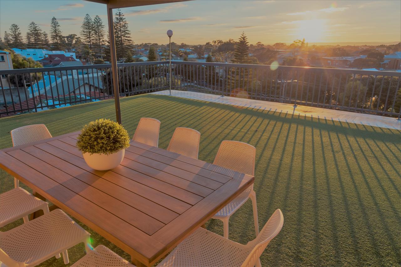 Henley Beach South SA Accommodation Burleigh