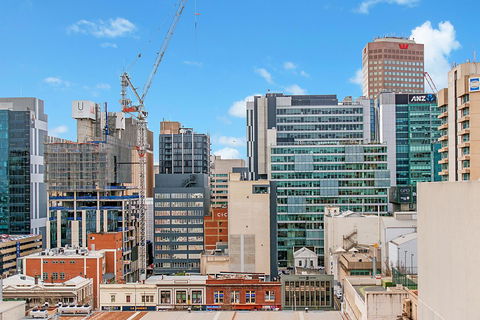 Executive Suite, Incredible Views Of City - Accommodation Burleigh 5
