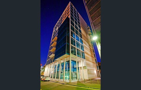 Executive Suite, Incredible Views Of City - Accommodation Burleigh 11