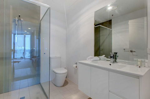 Executive Suite, Incredible Views Of City - Accommodation Burleigh 9