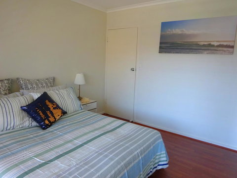 Aurora Holiday Apartment @West Beach - Accommodation Burleigh 9