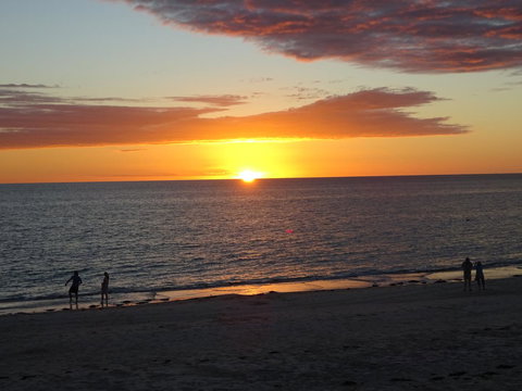 Aurora Holiday Apartment @West Beach - Accommodation Burleigh 18