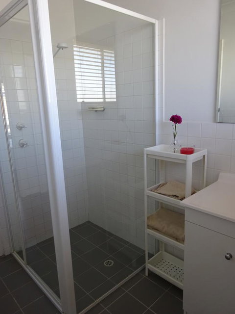 Aurora Holiday Apartment @West Beach - Accommodation Burleigh 21