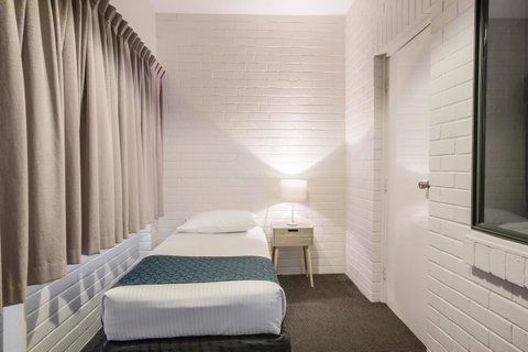Greenways Apartments - Accommodation Burleigh 6