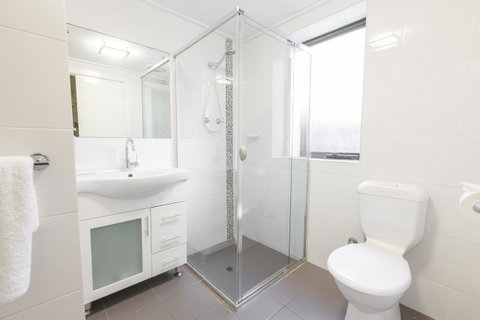 Greenways Apartments - Accommodation Burleigh 5