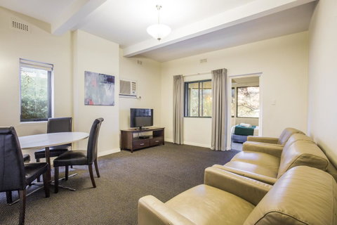 Greenways Apartments - Accommodation Burleigh 7